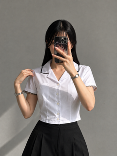 بلوز سفید /یونفرم ژاپنی یقه خط دار